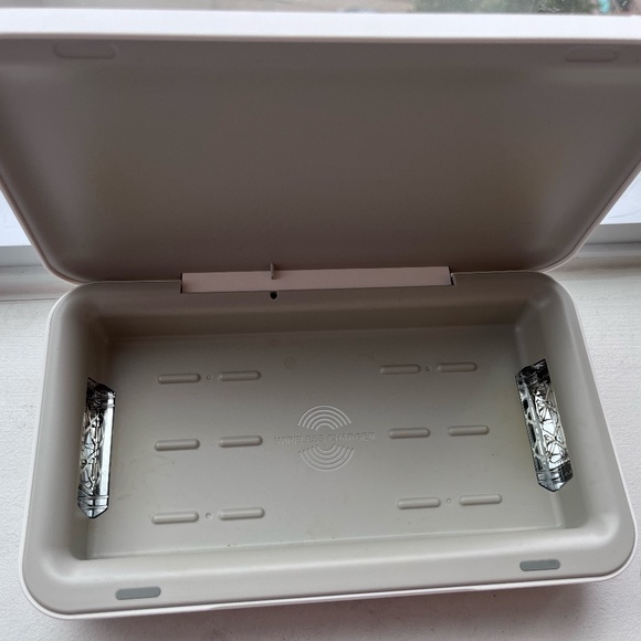 Samsung UV Sanitizer/Charger - Picture 2 of 2
